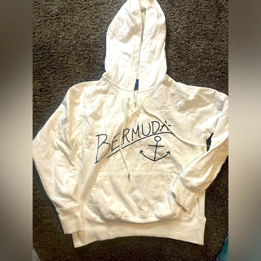 3/$15. New hoodie S/M